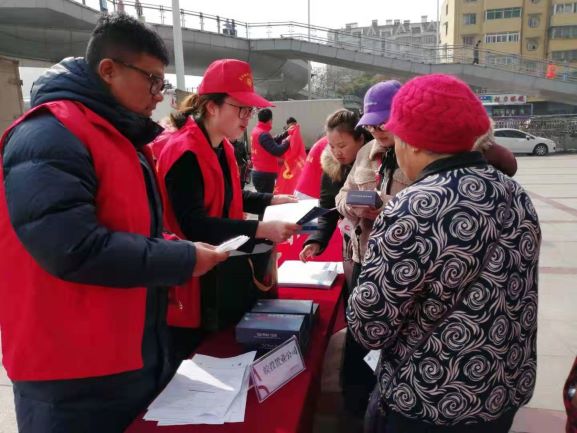 公司志愿者服務隊攜手友誼社區(qū)開展“學雷鋒志愿服務”活動
